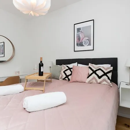 Apartman Vespa Nearby By Renters